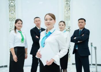 Қазақстанда құжаттарды үйге жеткізу қызметі кеңінен қолданыла бастады